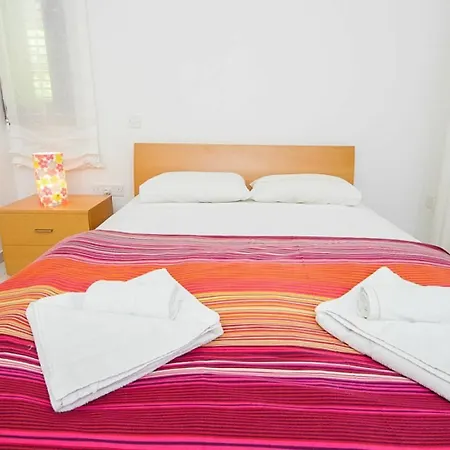 Rent Private 069 *